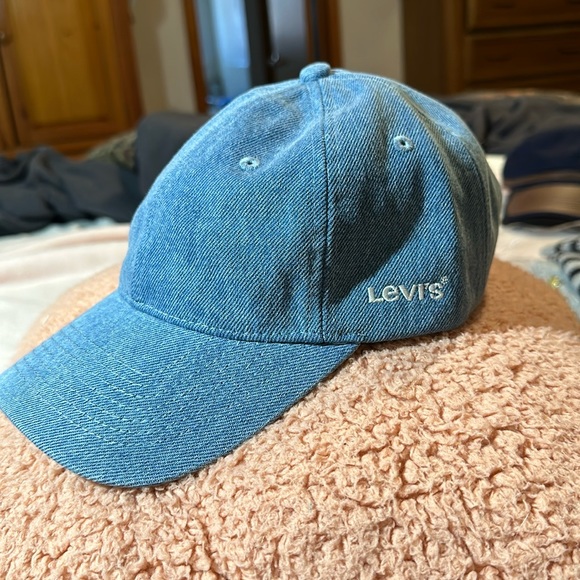 Levi's Accessories - $5 Levi Strauss “Glam ladies denim cap! NWOT